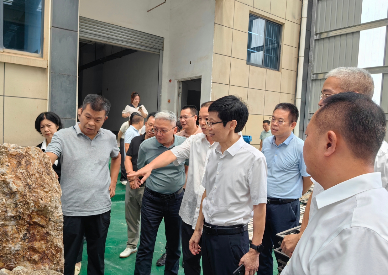 郴州市人大常委会调研组率队调研打造“电池之都”的决定落实情况图片1.png 郴州市人大常委会调研组率队调研打造“电池之都”的决定落实情况图片1.png