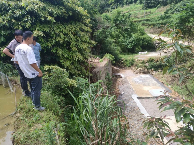 西瑶乡人大：调研饮用水水源地，共筑生态保护屏障图片1.jpg
