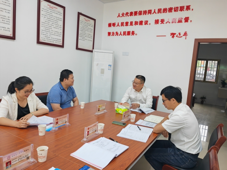 临武人大:代表联络站架起为民连心桥图片1.jpg 临武人大:代表联络站架起为民连心桥图片1.jpg