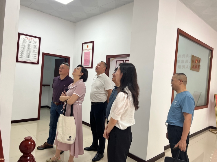 市人大常委会联工委一行来临武调研代表联络站建设工作图片1.jpg 市人大常委会联工委一行来临武调研代表联络站建设工作图片1.jpg