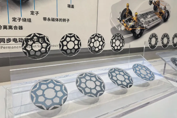 从湖南第一炉铁水到机器人的电机，涟钢勇闯“高端局”