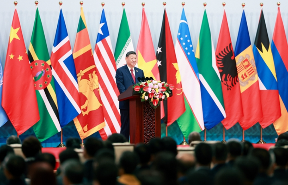 习近平出席全球妇女峰会开幕式并发表主旨讲话