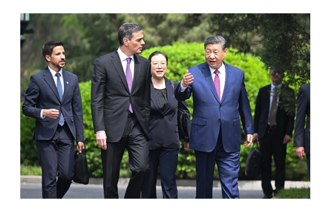 习近平会见西班牙首相桑切斯