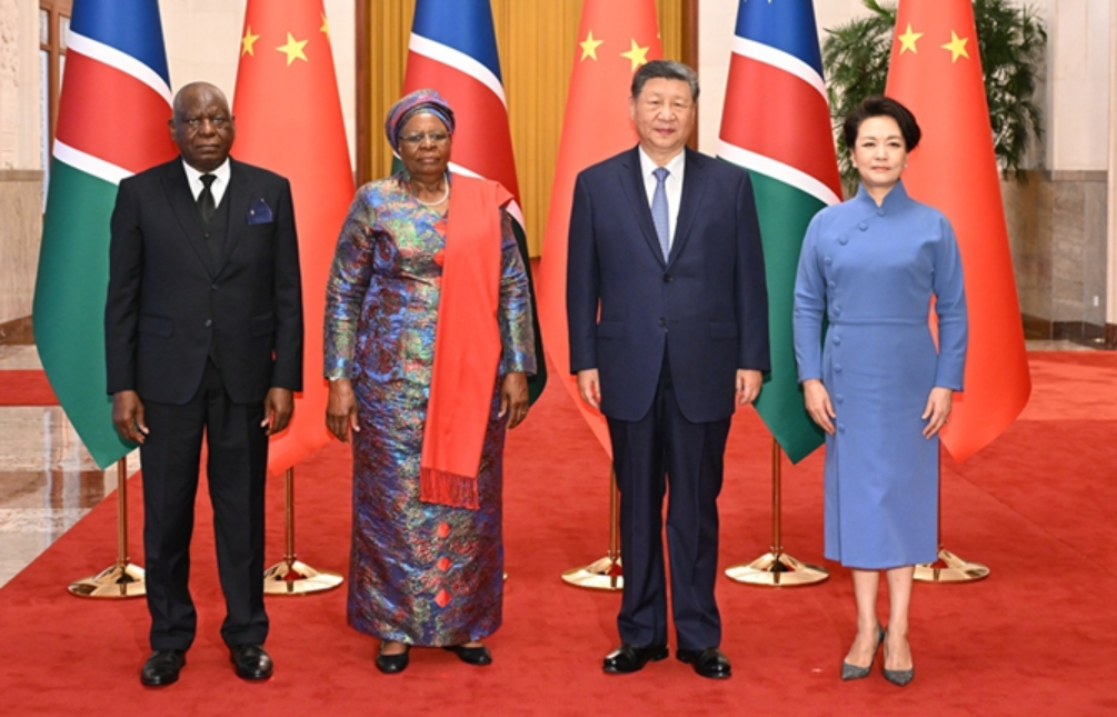 习近平同纳米比亚总统恩代特瓦会谈