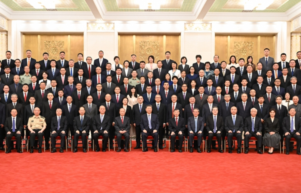 习近平出席国家科学技术奖励大会两院院士大会中国科协第十一次全国代表大会并发表重要讲话
