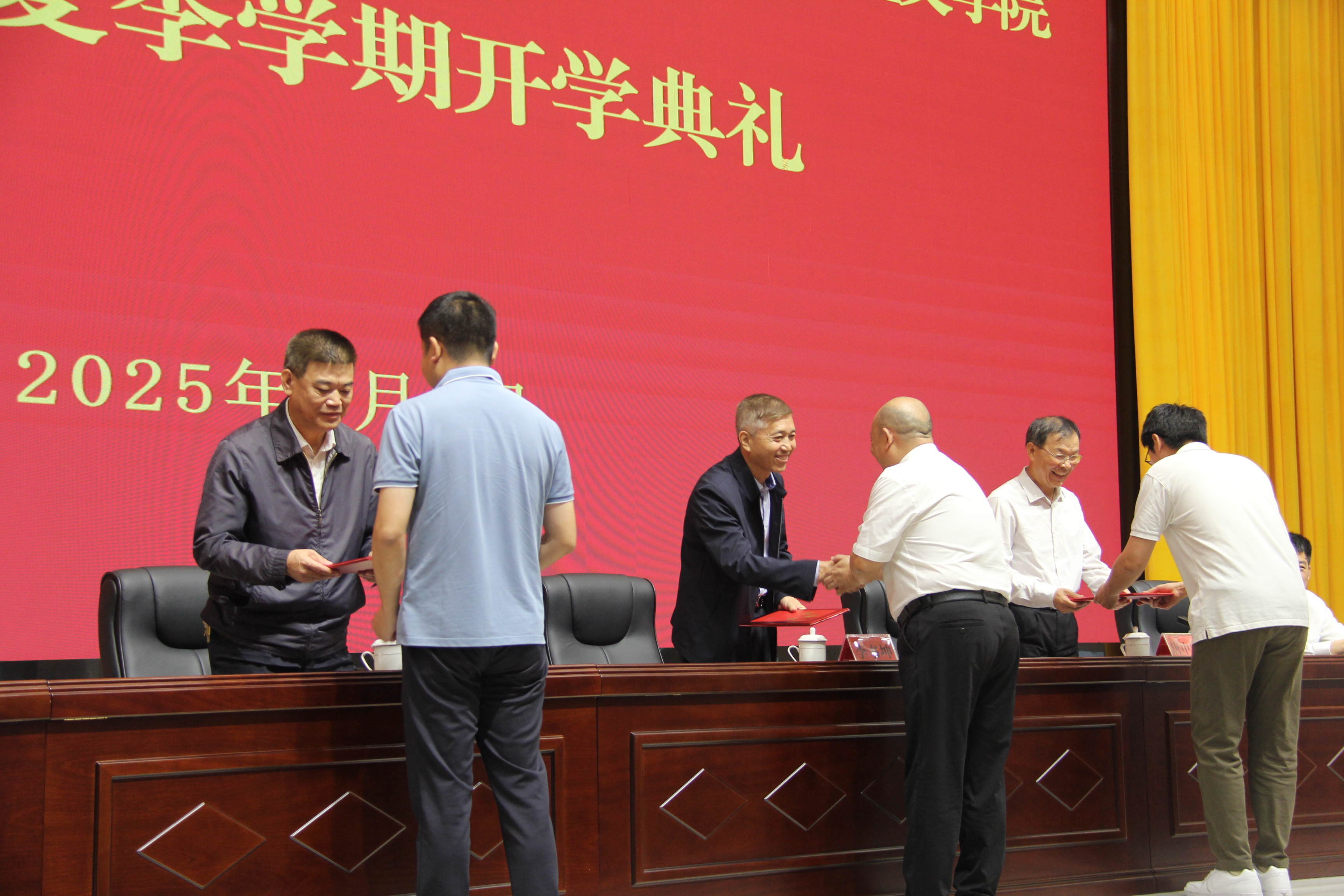 政治辅导员.jpg