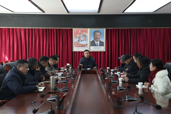 图为座谈会现场.JPG