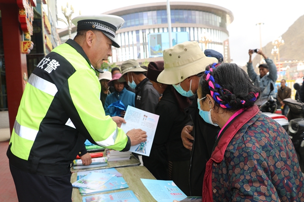 图为活动现场。 (1).JPG