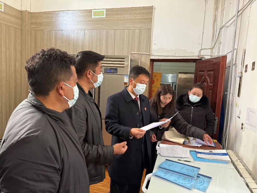 贡嘎县人民检察院开展食品药品安全监督.jpg 贡嘎县人民检察院开展食品药品安全监督.jpg