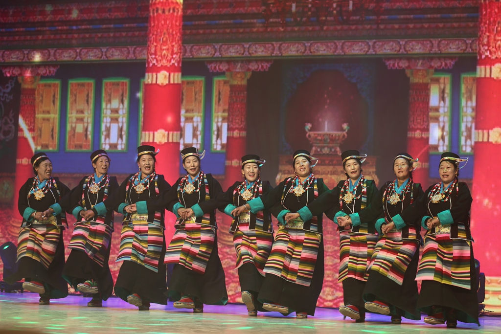 图为自治区级非遗拉玉谐钦表演舞蹈《吉祥哒哒》.jpg