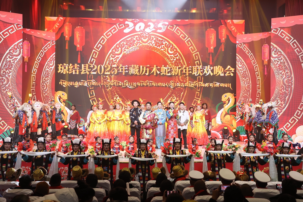 图为演出现场.jpg