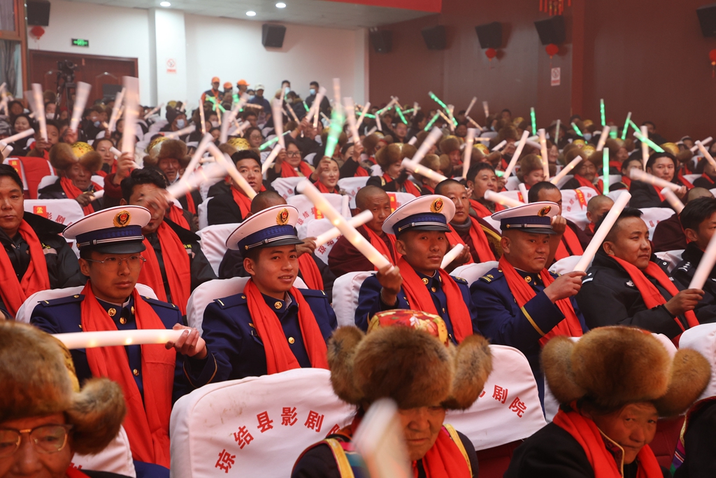 图为晚会现场.jpg