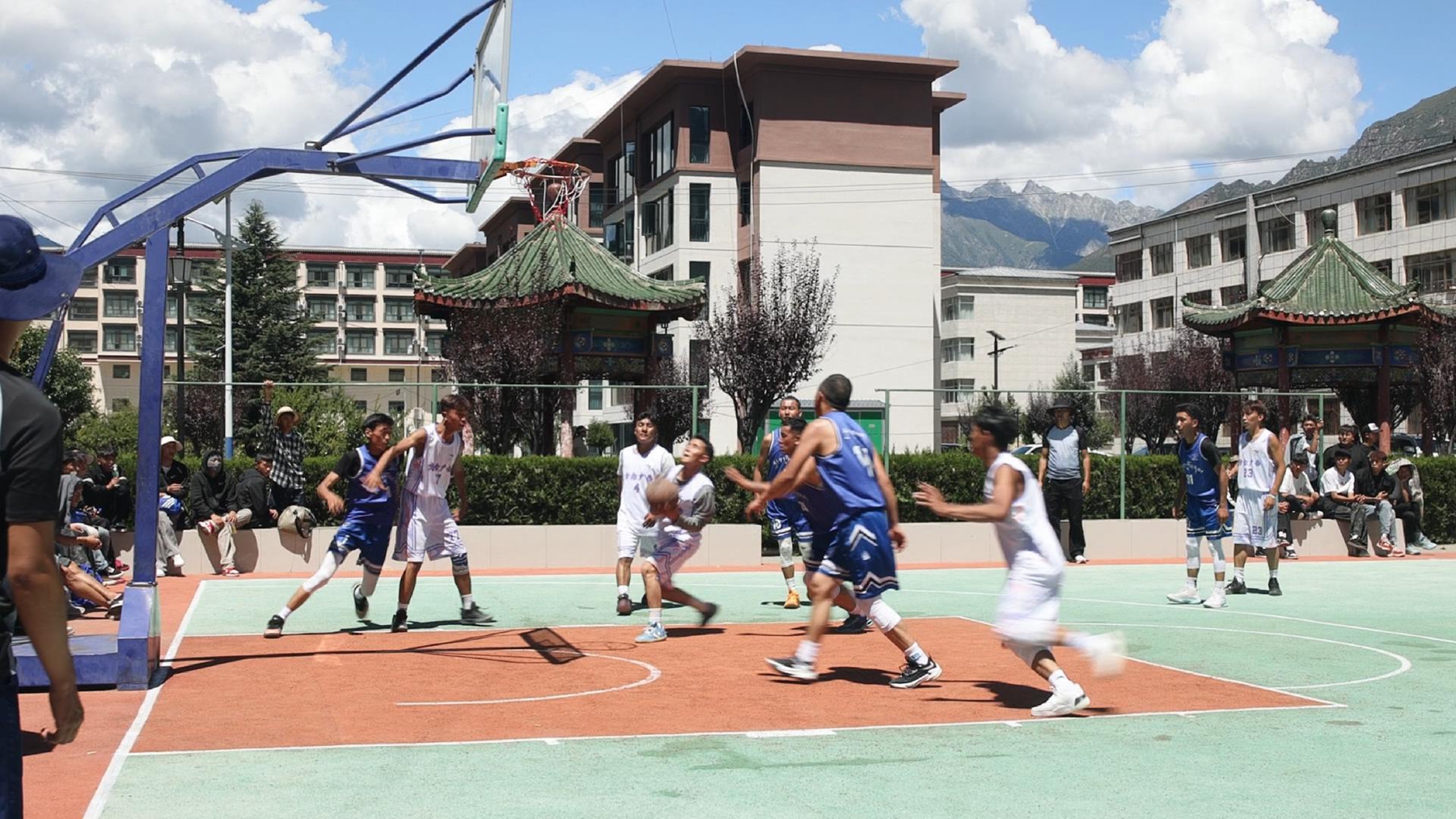 加查县首届“村BA”篮球赛圆满落幕.jpg