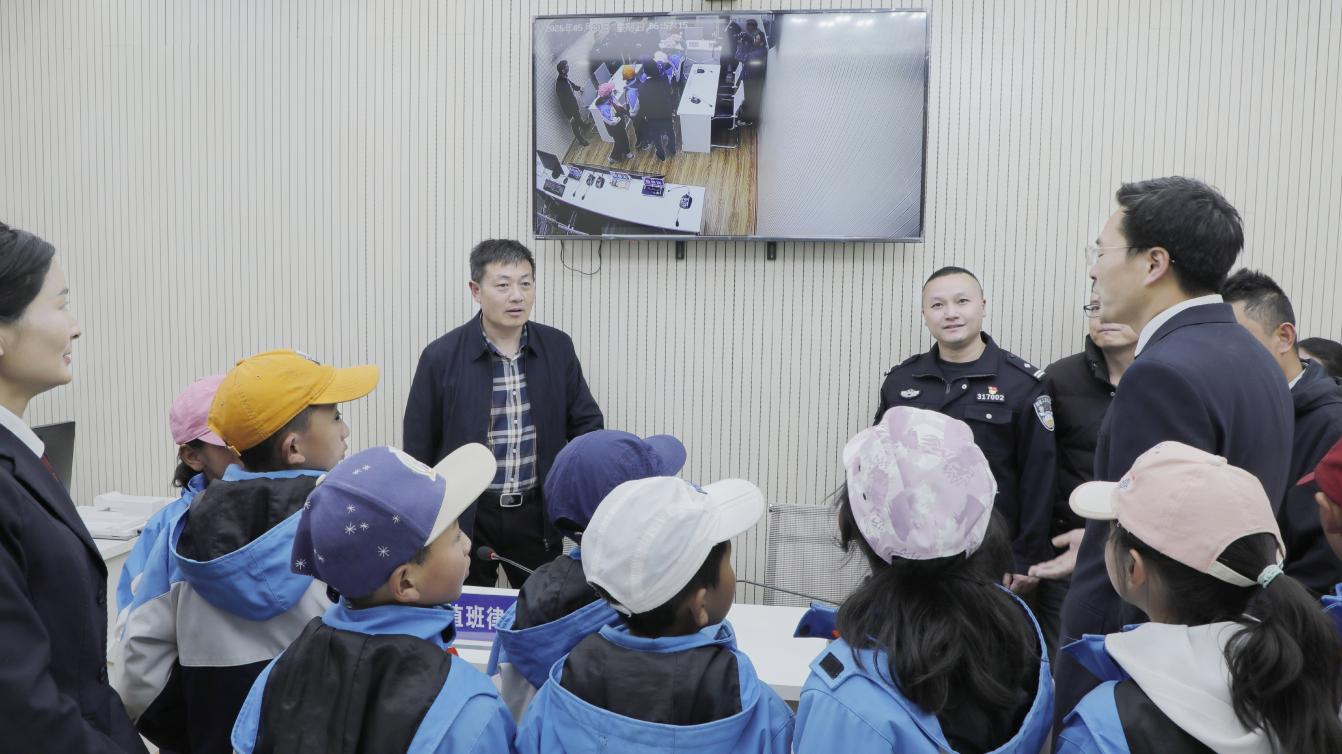 洛扎1.png 洛扎1.png