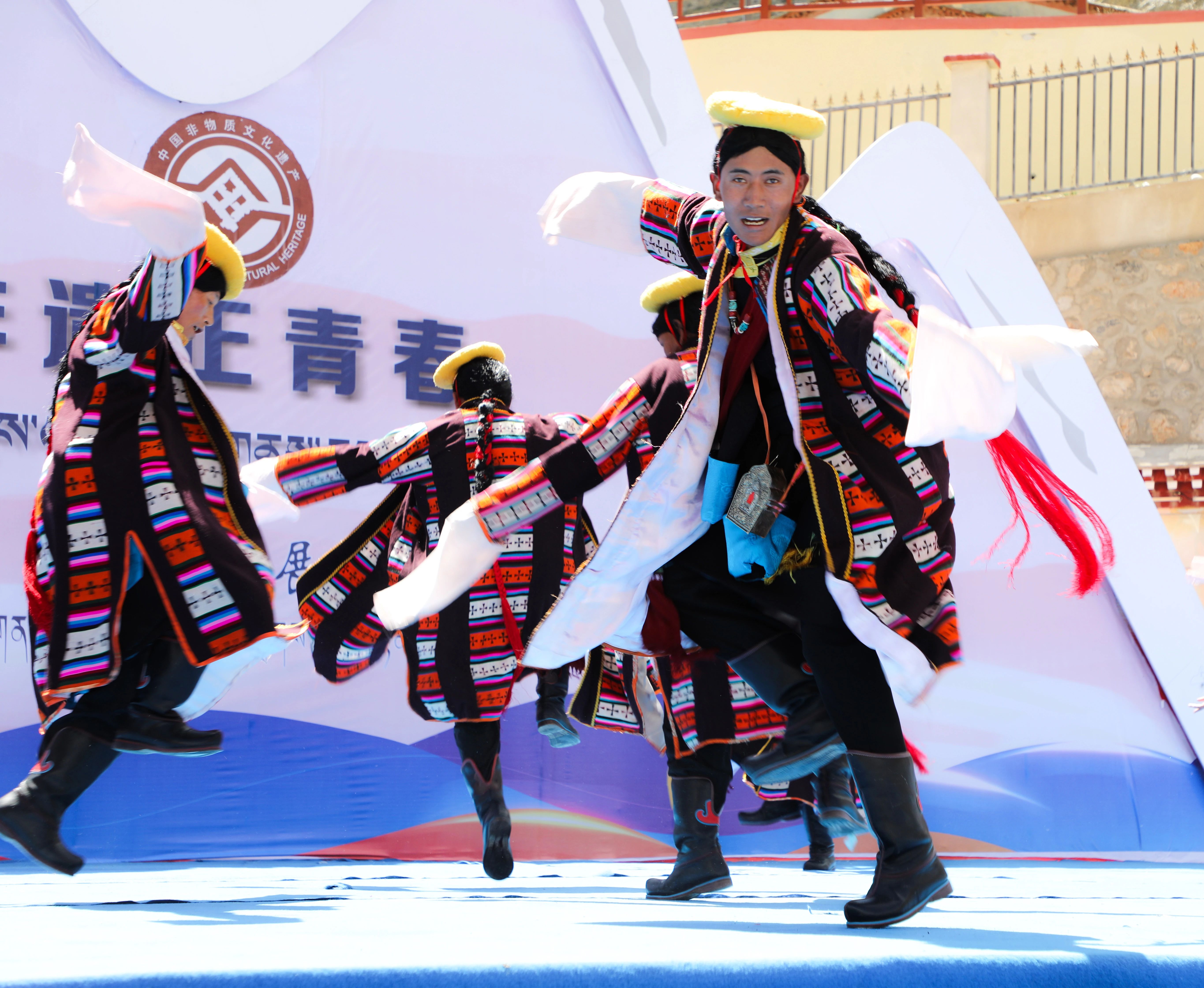 eba481e5859210a5d59e99c7ee279f3d.jpg