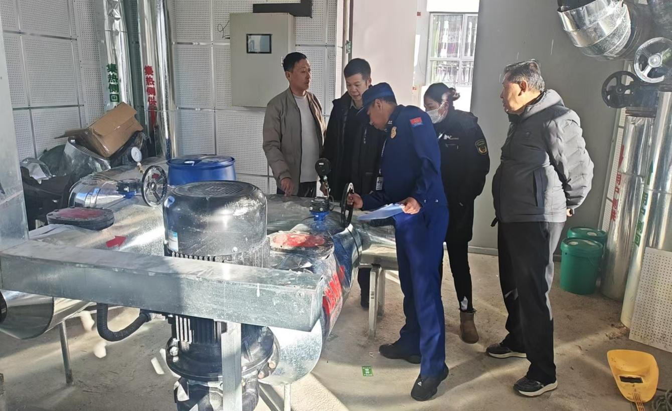 措美县突查高危场所 多部门联动严防节前安全事故1.png