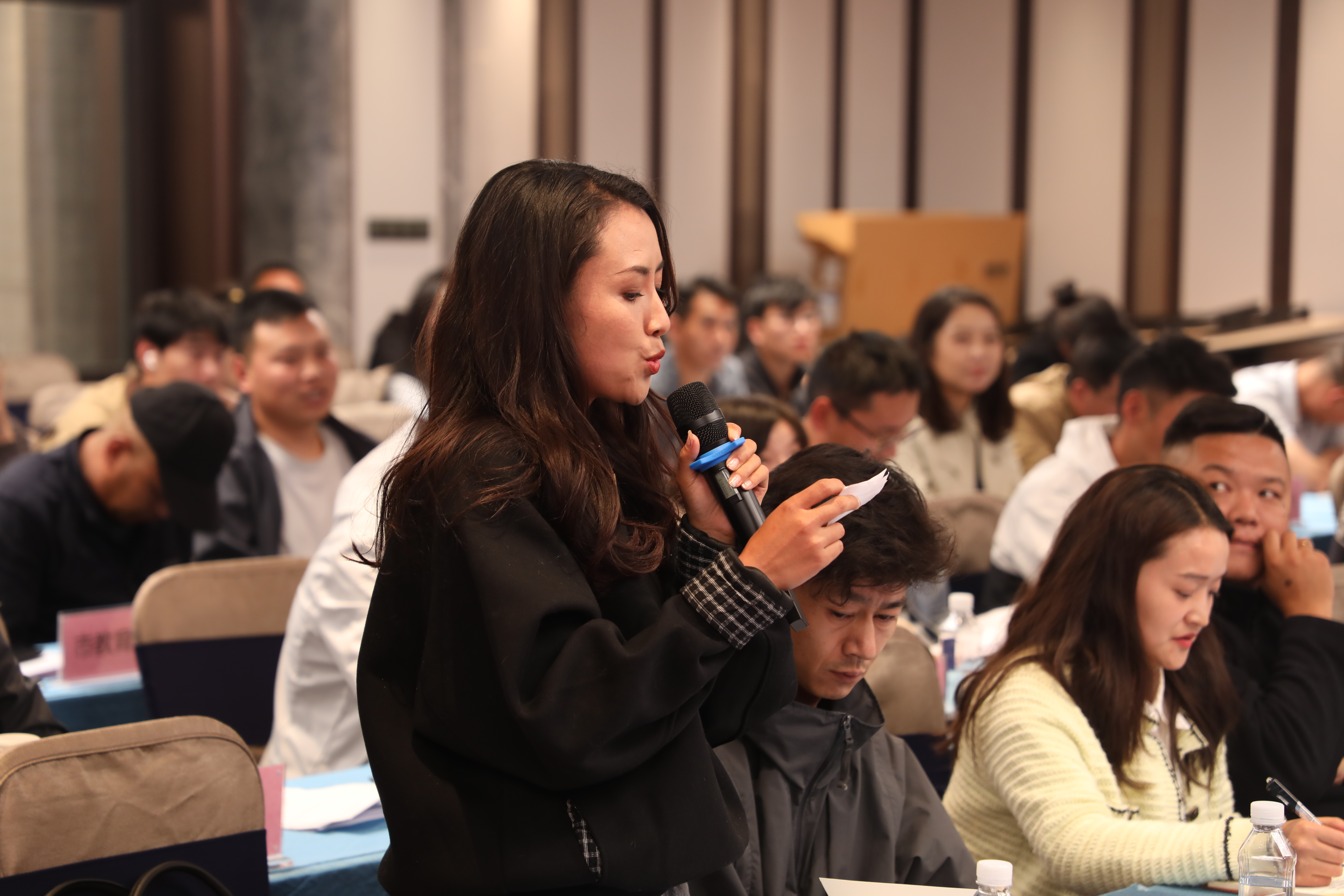 图为参训学员正在进行互动.JPG