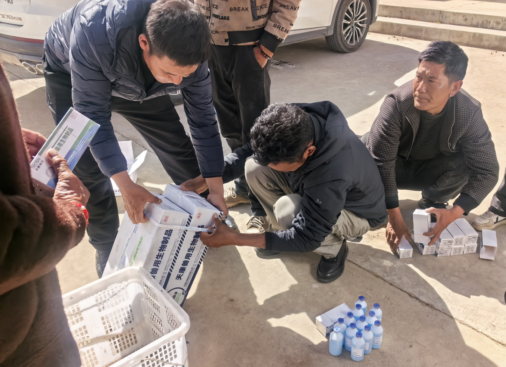 措美县开展发放小反刍兽疫疫苗工作.png 措美县开展发放小反刍兽疫疫苗工作.png