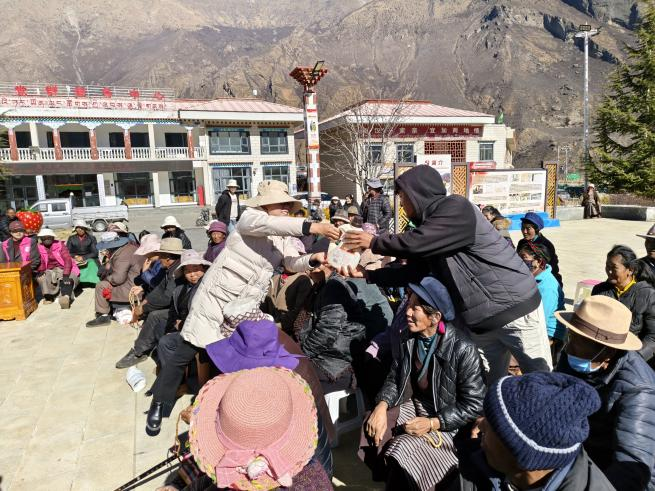 加查县群团工作部开展创建平安家庭知识竞赛志愿服务活动 (3).png 加查县群团工作部开展创建平安家庭知识竞赛志愿服务活动 (3).png