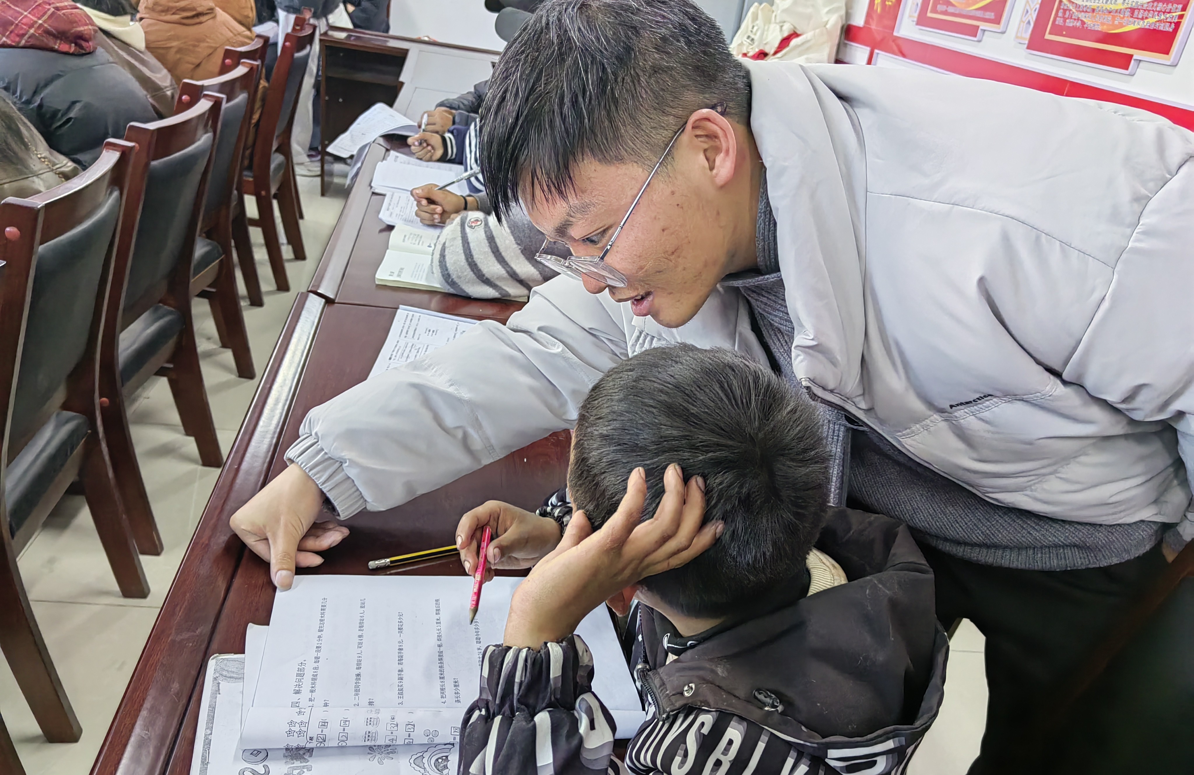 加查县群团工作部举办青春自护筑防线 阳光寒假暖雪域——加查2026年青少年寒假辅导班3.jpg