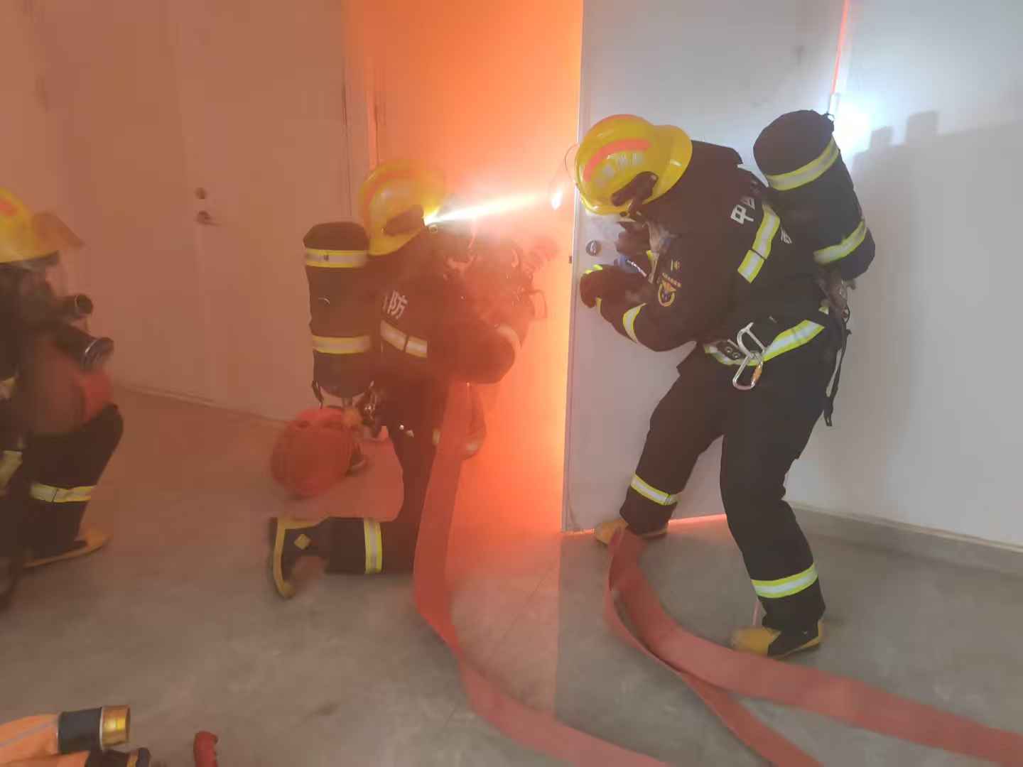 隆子隆子县开展高层建筑灭火救援实战演练3.png 隆子隆子县开展高层建筑灭火救援实战演练3.png