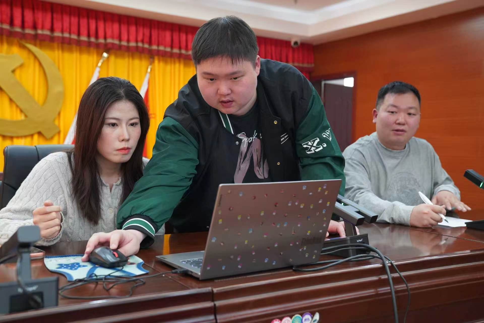 琼结县举办政务新媒体从业人员业务能力提升培训班 (4).jpg