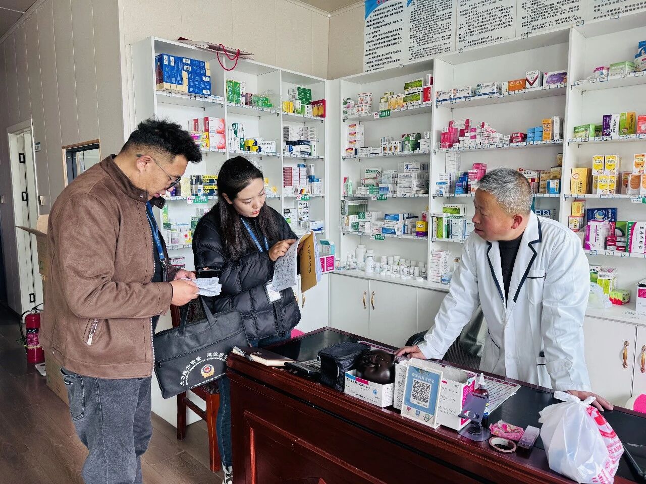 错那市多部门联动开展医疗机构专项整治检查1.jpg 错那市多部门联动开展医疗机构专项整治检查1.jpg