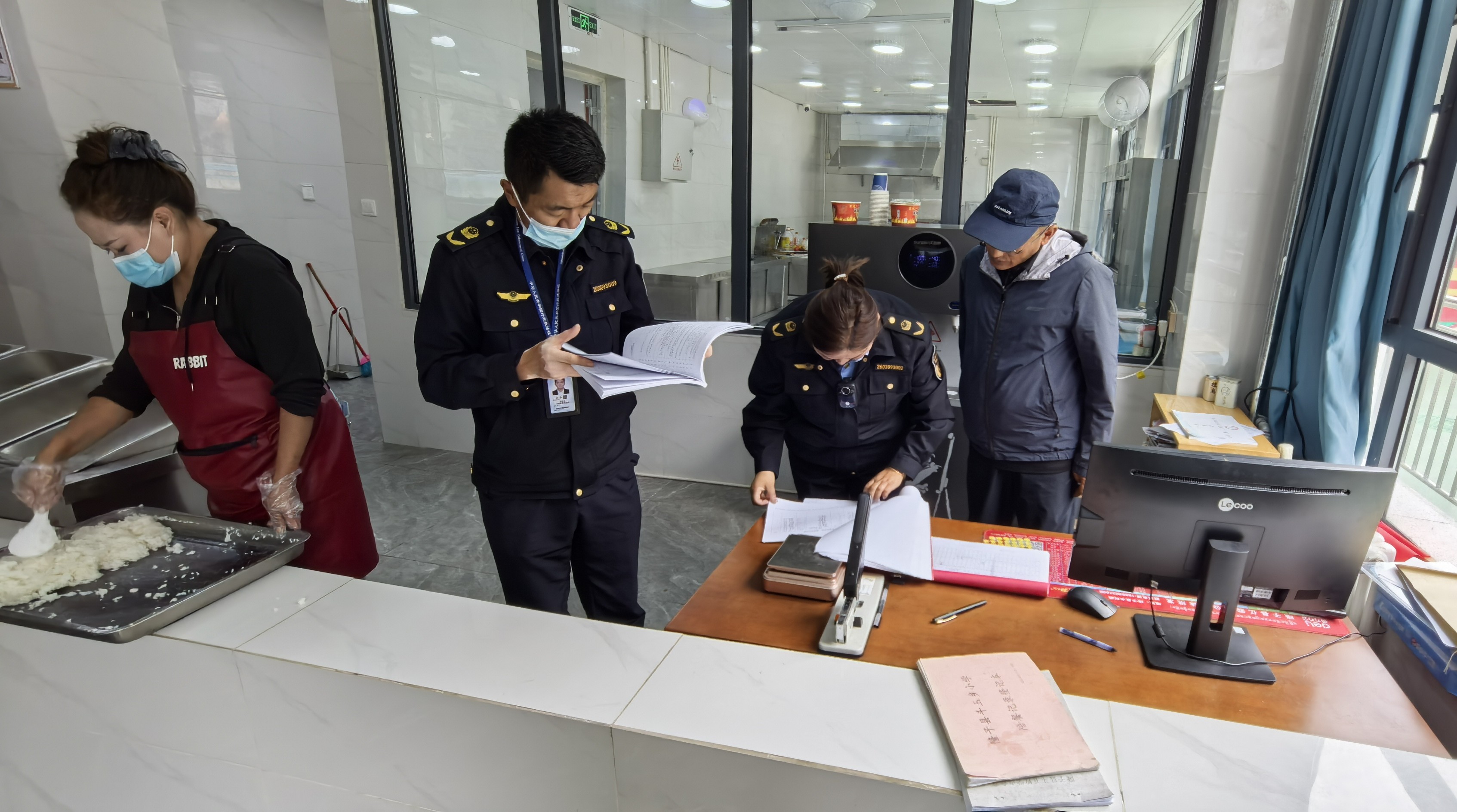 隆子县开展校园食品安全监督检查1.jpg 隆子县开展校园食品安全监督检查1.jpg