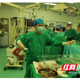 湘雅医院多学科合作，完成外科手术下经胸直视植入无导线起搏器