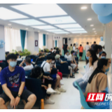 高考后首日：考生扎堆做近视手术 各地屈光门诊量翻倍
