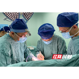 看了医生的朋友圈后他们纷纷捐款 爱心浇灌5岁女童生命之花