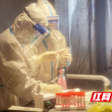 在隔离对象集中居住酒店 这对抗疫父子偶遇了