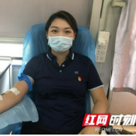 郴州卷烟厂干部职工挽袖献血支援上海抗“疫”