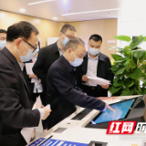 湖南省医保局局长换位体验“走流程” 让参保群众遇事不烦办事不难