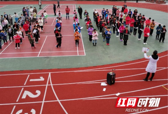 张家界：健康素养知识普及进校园