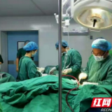 张家界铺就24.8万贫困人口健康路