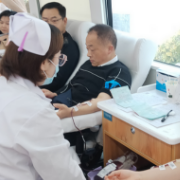 国网张家界供电公司组织开展无偿献血学雷锋志愿服务活动