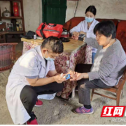 永州江永：签约服务上门 共建健康家庭