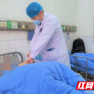 老人饮酒多年行走不稳以为内科病，检查竟是强直性脊柱炎