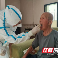 不累、不怕！因为我是党员也是医生