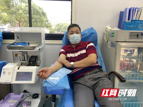 李灵军第11次参加献血.wm.jpg