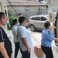 张家界：梅尼超市爱心捐赠 为“疫”线医务人员送清凉