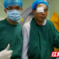兄妹4人同患眼疾险失明 角膜移植为独眼父亲留住光明
