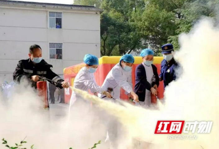 携手共筑安全墙 消防演练进长沙市中医医院