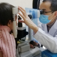 2岁小孩角膜上长瘤，通过角膜移植手术成功复明