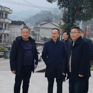 张家界市卫生健康委开展“春节送温暖”走访慰问活动