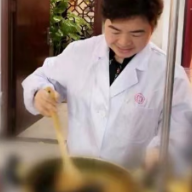 温暖纯良的女人最迷人 中医调理治痛经摆脱枷锁