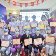 长沙:社区为长沙中诺口腔医院抗疫医护人员授予荣誉证书