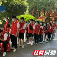 郴州近30名青年志愿者暑期走上街头宣传无偿献血