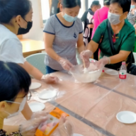 长沙桔园社区开展“月映山河，饼成心意”月饼DIY活动